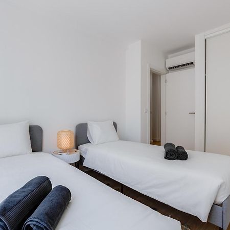 T2 Rosa Dos Ventos, A/C & Terrace - Casas & Papeis Apartment Armacao de Pera Bagian luar foto