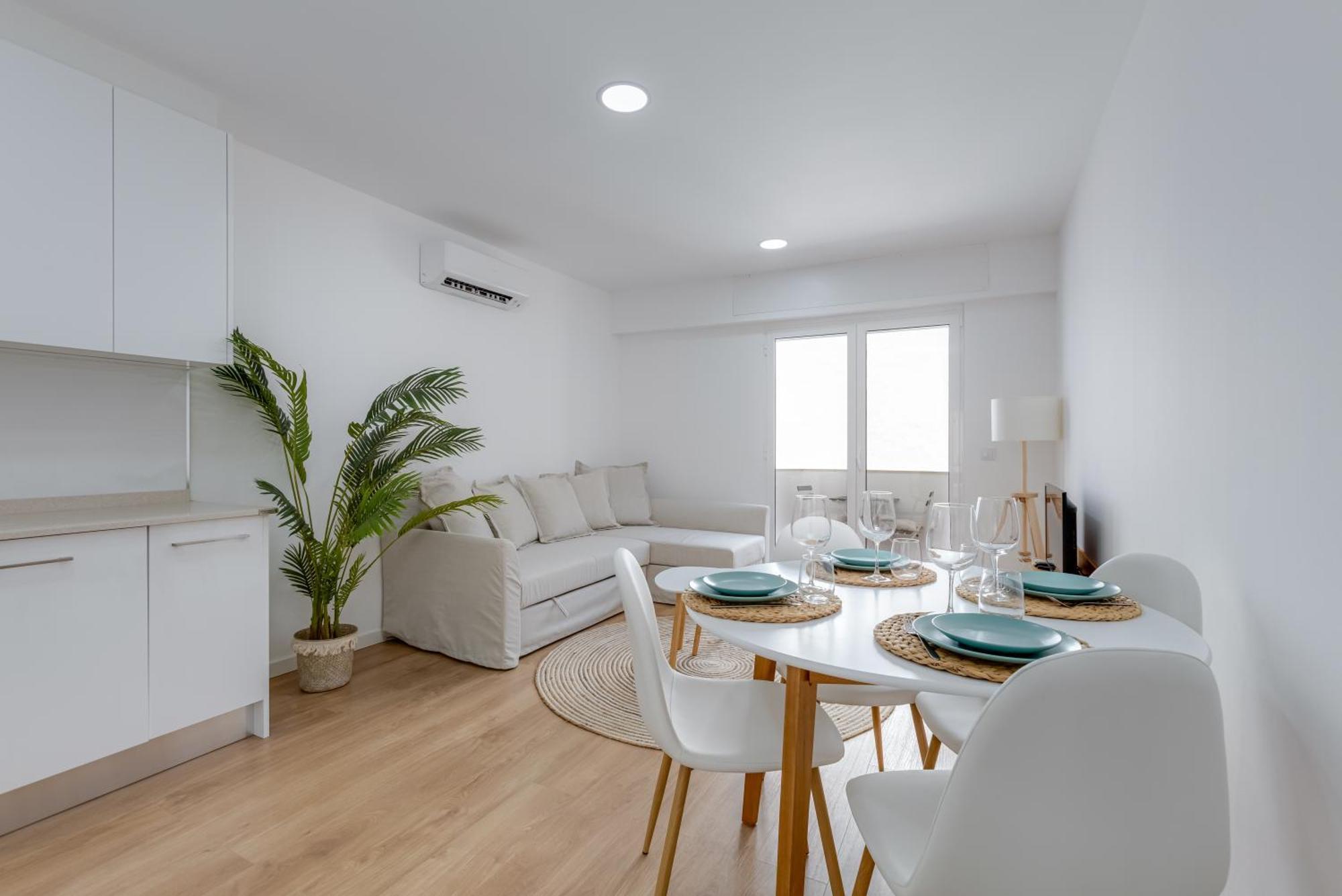 T2 Rosa Dos Ventos, A/C & Terrace - Casas & Papeis Apartment Armacao de Pera Bagian luar foto